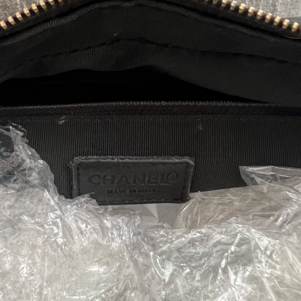 Authentic Chanel stitched tote bag all black - Picture 9 of 9